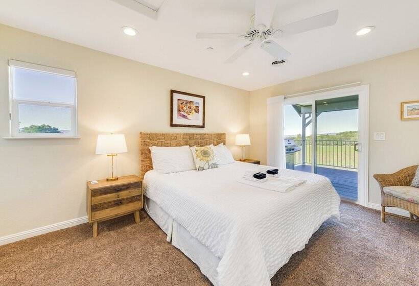 Kelseyville Cottage: Private Deck & On Site Winery