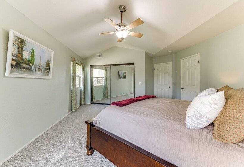 Kelseyville Home W/ Deck & Clear Lake Views!