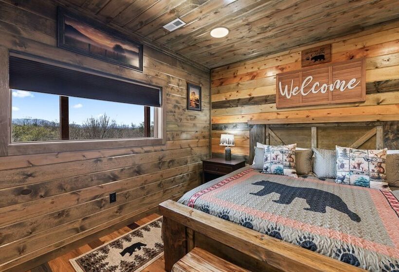 Mountain Retreat W/ Hot Tub & Games! Sleeps 10!