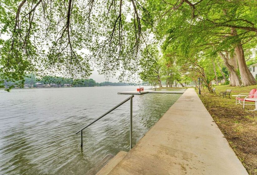 Lakefront Cottage In Clear Springs W/ Deck & Patio