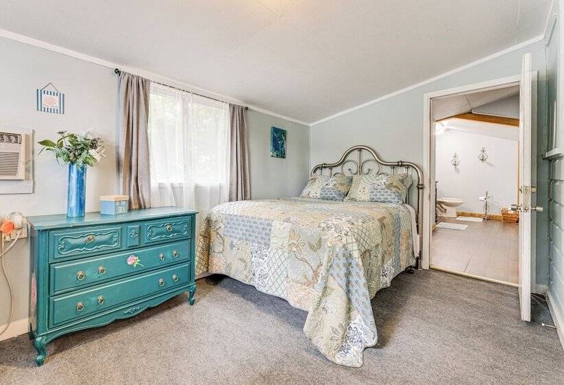 Lakefront Cottage In Clear Springs W/ Deck & Patio