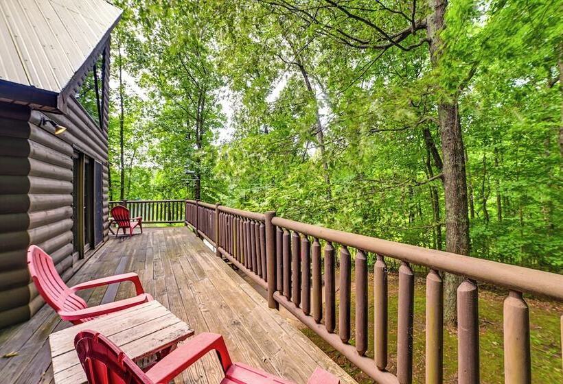 Lakefront Kuttawa Cabin W/ Private Dock & Hot Tub!