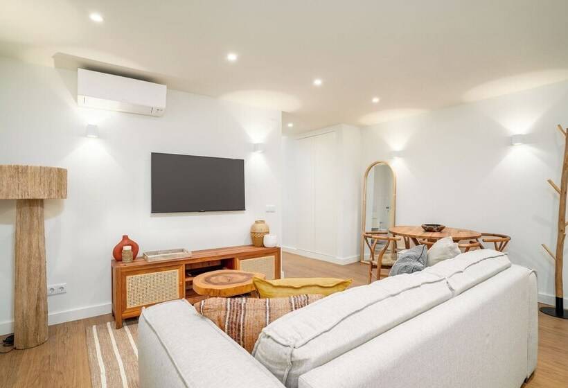 Limehome Evora Largo Dos Penedos