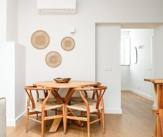 Limehome Evora Largo Dos Penedos