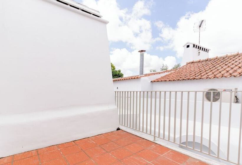 Limehome Evora Rua De Machede 52