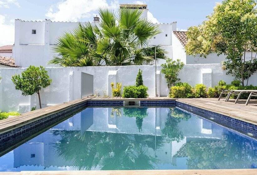 Limehome Evora Rua De Machede 61