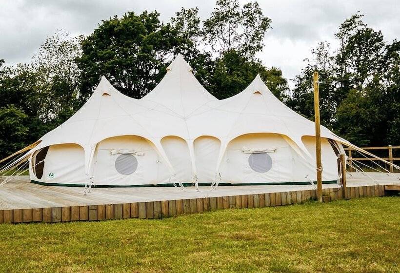Luxury Glamping Retreat In Battle