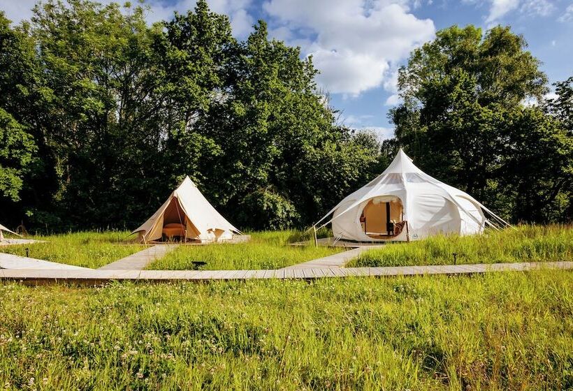 Luxury Glamping Retreat In Battle