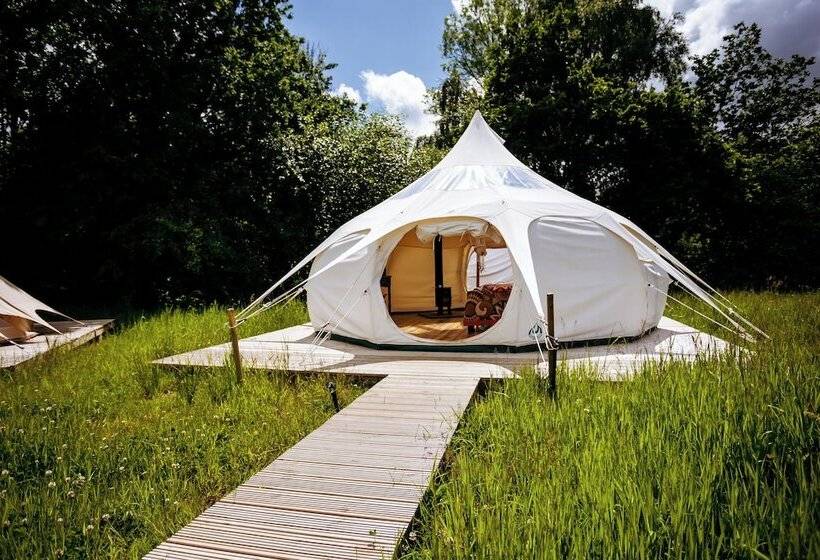 Luxury Glamping Retreat In Battle