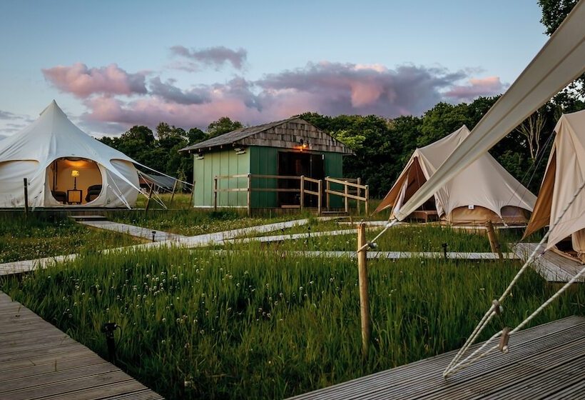 Luxury Glamping Retreat In Battle