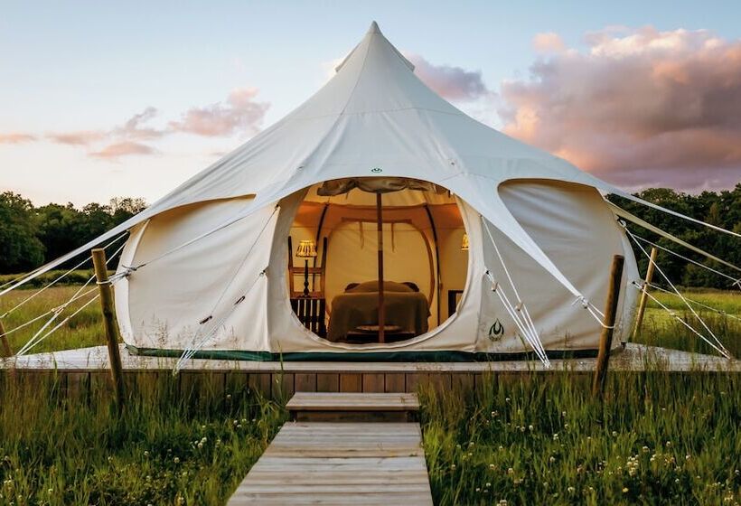 Luxury Glamping Retreat In Battle