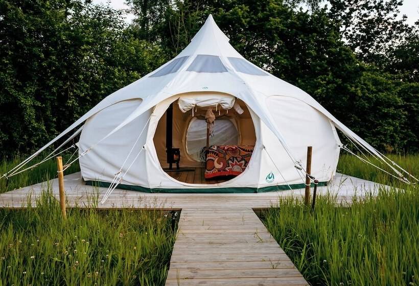 Luxury Glamping Retreat In Battle