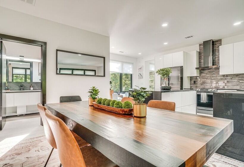 Luxury Modern Home On Golf Course W/ Game Room!