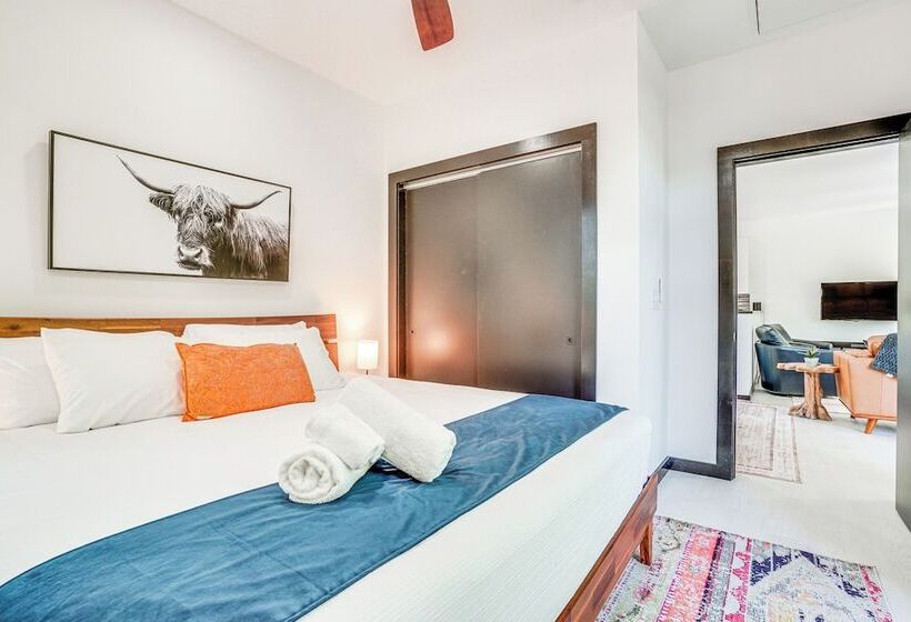 Luxury Modern Home On Golf Course W/ Game Room!