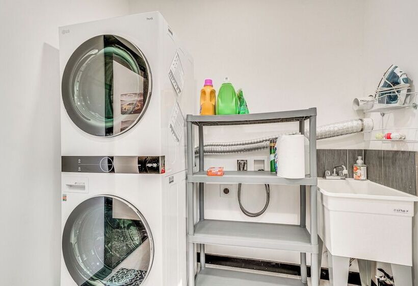 Luxury Modern Home On Golf Course W/ Game Room!