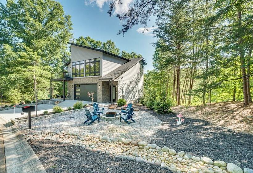 Luxury Modern Home On Golf Course W/ Game Room!