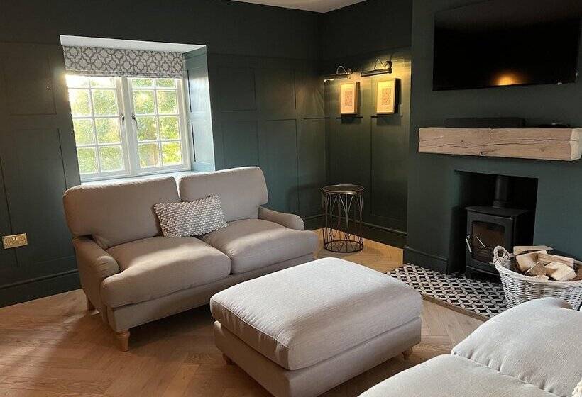 Luxury Northumberland Cottage Near Beach Sleeps 8