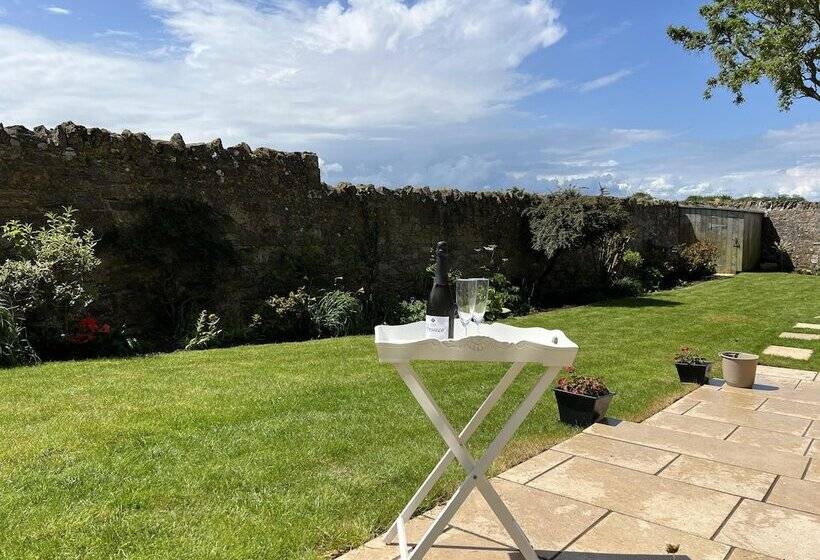 Luxury Northumberland Cottage Near Beach Sleeps 8