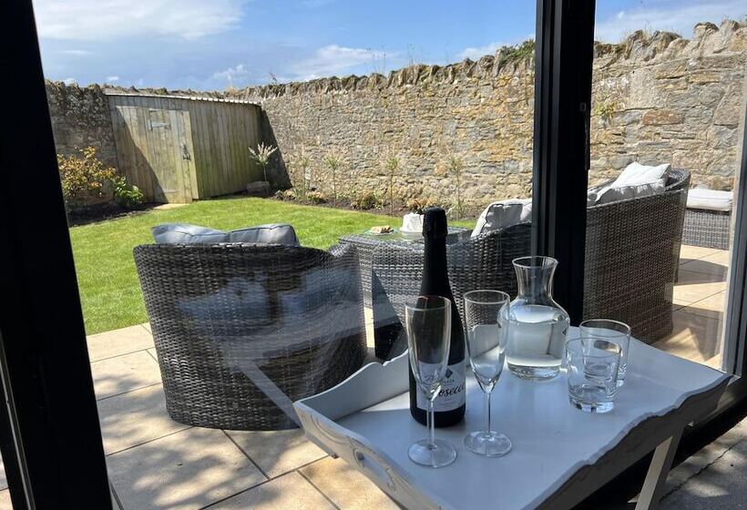 Luxury Northumberland Cottage Near Beach Sleeps 8