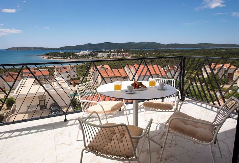 Mediterana Art Deco Resort