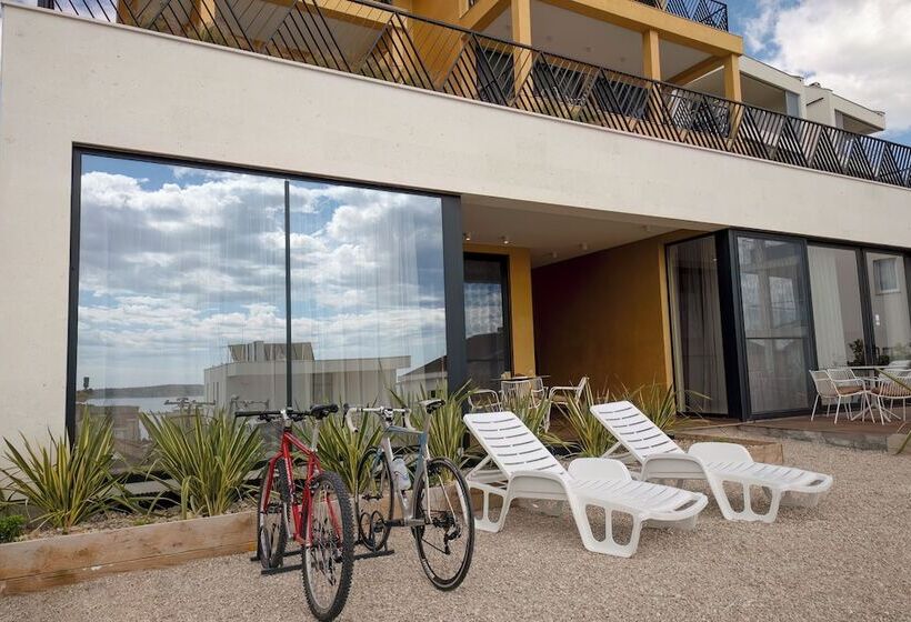 Mediterana Art Deco Resort