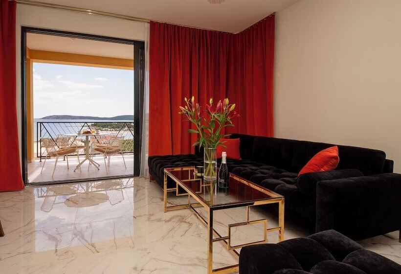 Mediterana Art Deco Resort