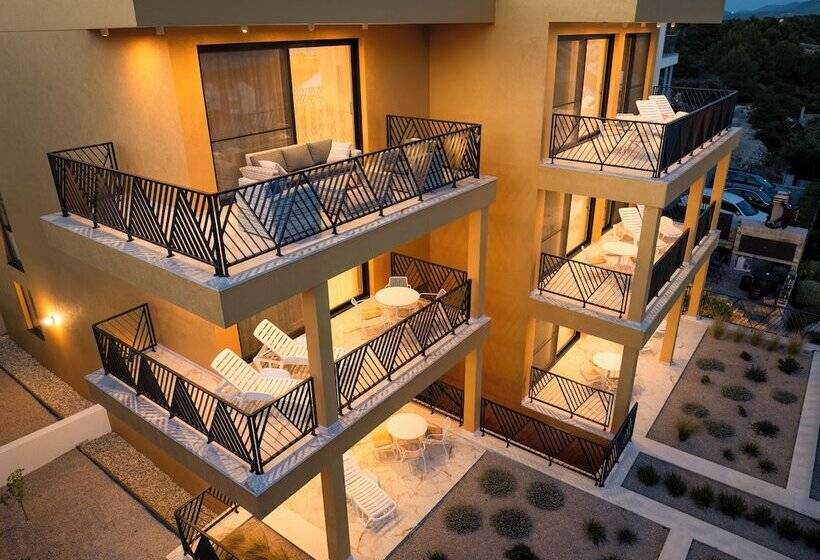 Mediterana Art Deco Resort