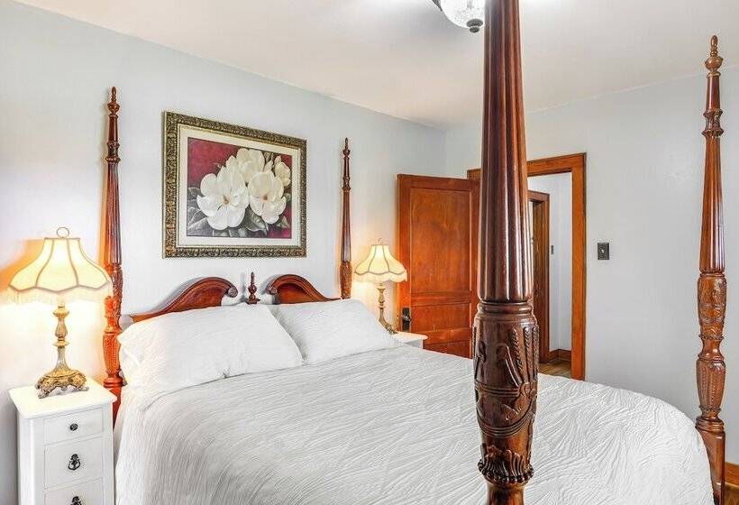 Milton Valley Stay  W/ Valley View & Porch Swing!