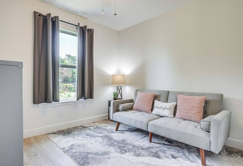 Modern Seguin Home: Steps To Trails & Park West!