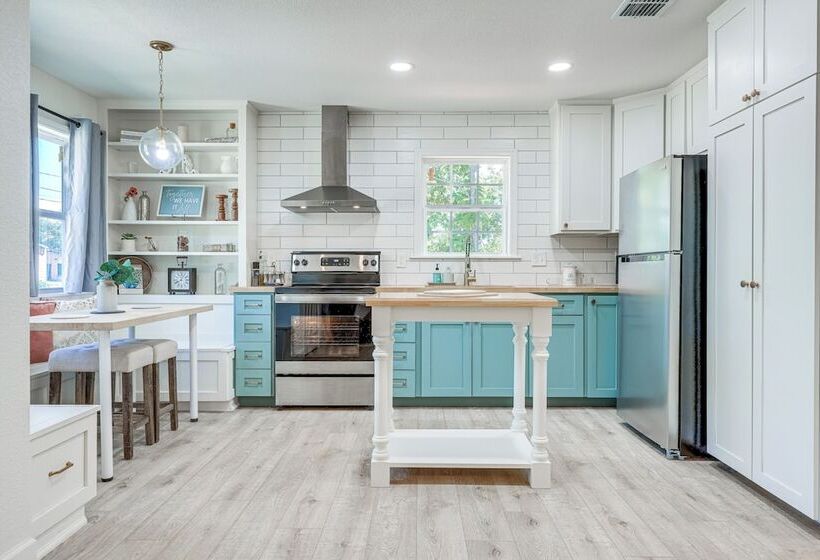 Modern Seguin Home: Steps To Trails & Park West!