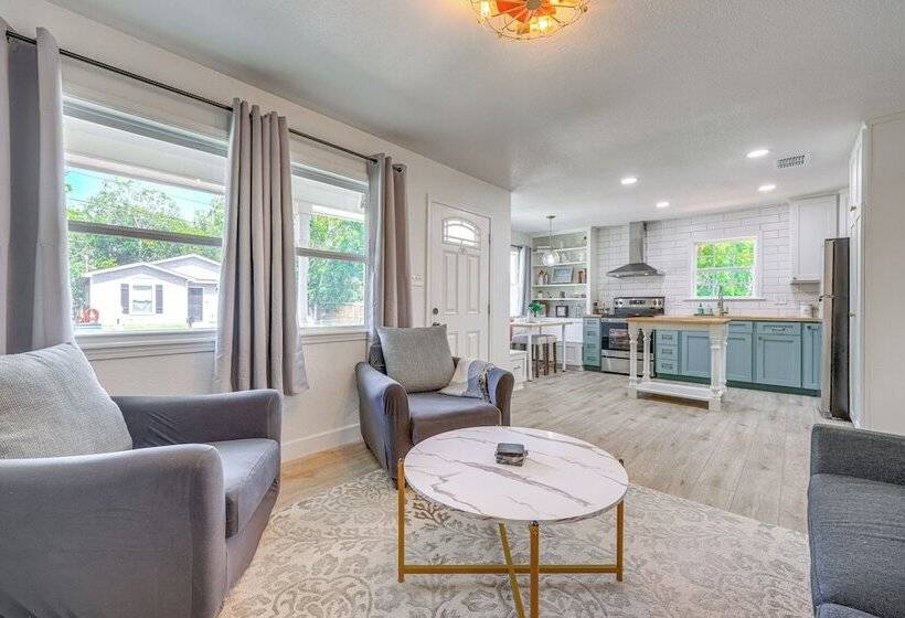 Modern Seguin Home: Steps To Trails & Park West!