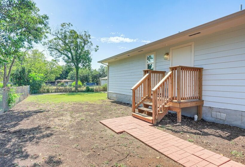 Modern Seguin Home: Steps To Trails & Park West!