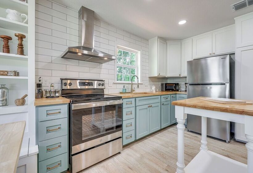 Modern Seguin Home: Steps To Trails & Park West!