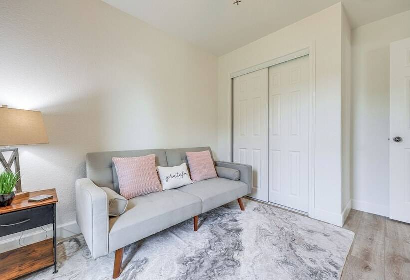 Modern Seguin Home: Steps To Trails & Park West!