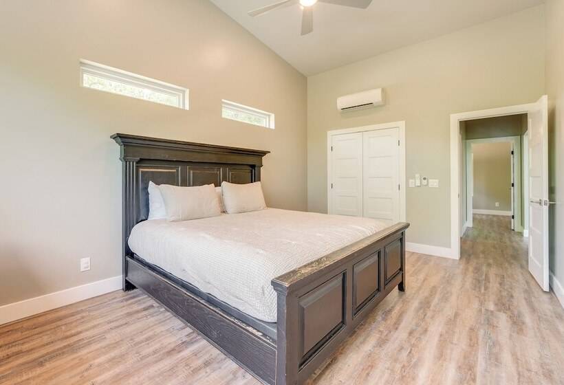 Modern Table Rock Lake Retreat W/ Deck & Views!