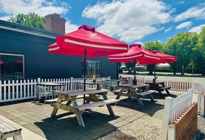 Mount Elephant Hotel Motel