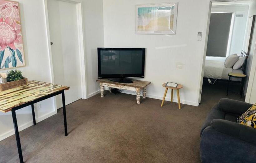 Mount Elephant Hotel Motel