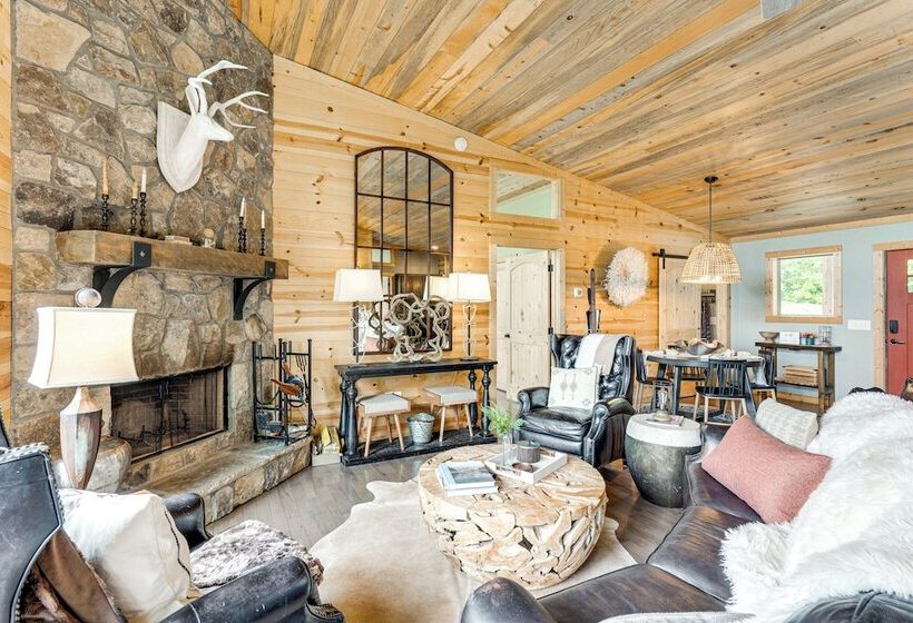 2 Decks, Grill, Hot Tub: Mountain Cabin In Murphy
