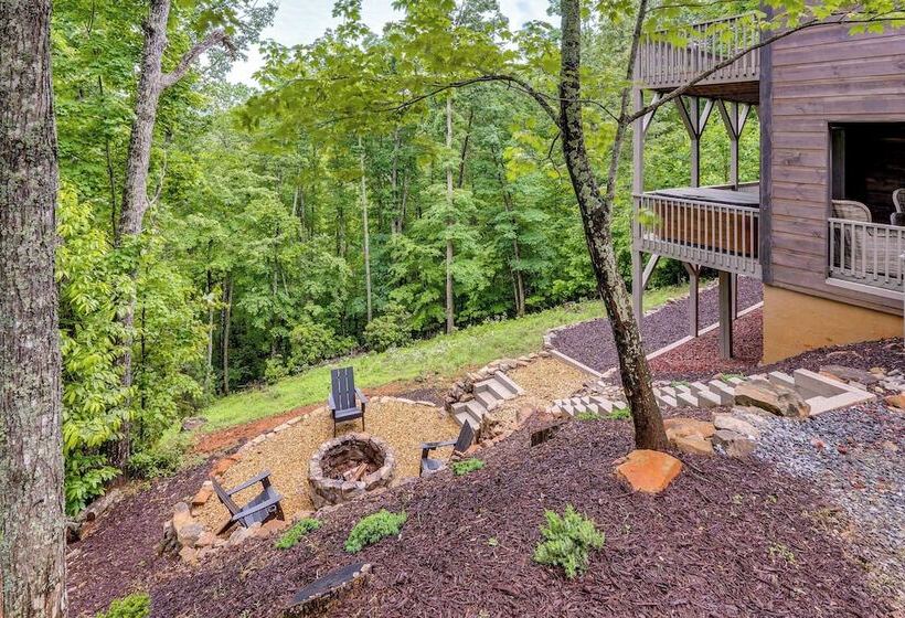 2 Decks, Grill, Hot Tub: Mountain Cabin In Murphy