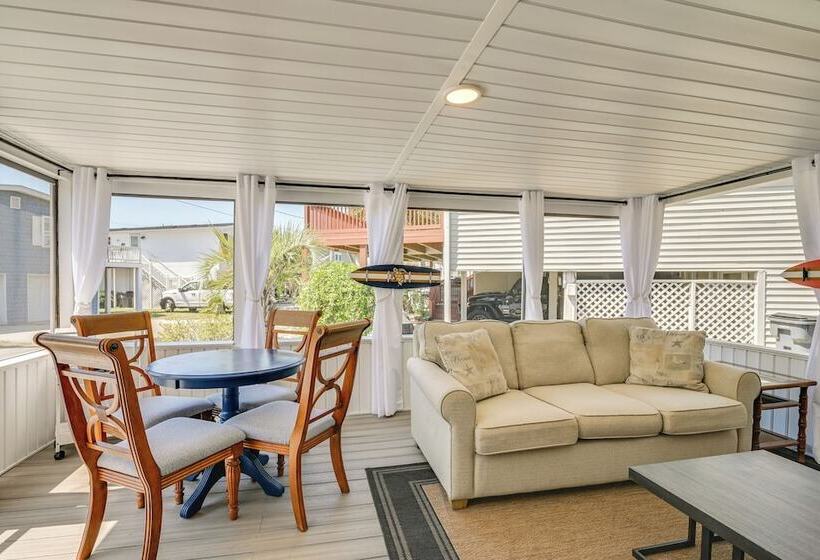 Walk To Ocean: Myrtle Beach Home W/ Screened Porch