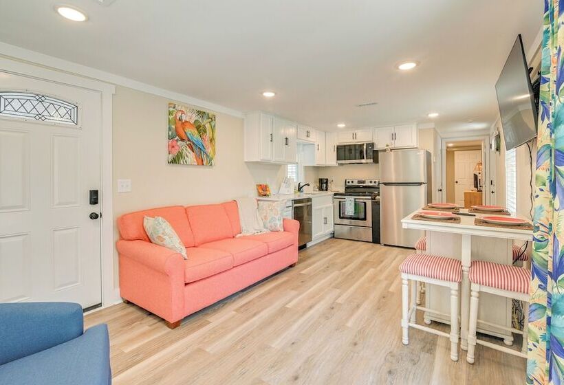 Walk To Ocean: Myrtle Beach Home W/ Screened Porch