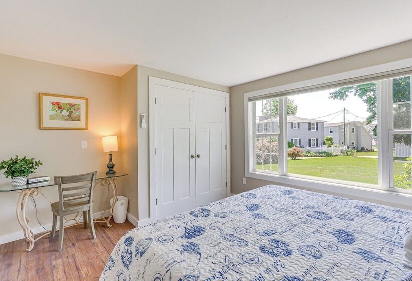 Old Saybrook Home W/ Screened Porch & Ocean View!