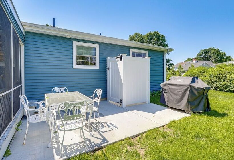 Old Saybrook Home W/ Screened Porch & Ocean View!