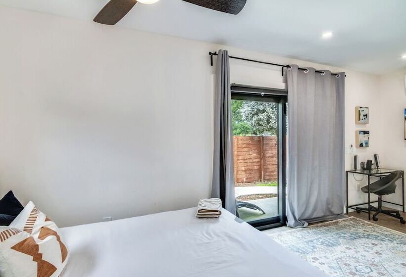 Palm Paradise Retreat Sleeps 4