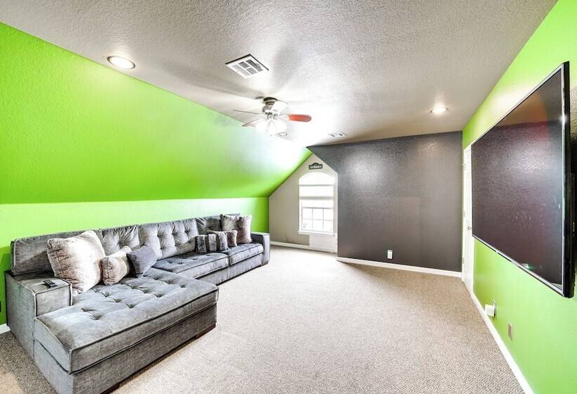 Peace & Tranquility  Home, 2 Mi To Downtown Tulsa