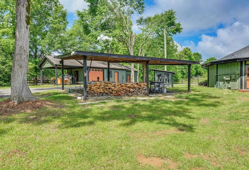 Peaceful Concord Cabin Near Parks & Hiking!