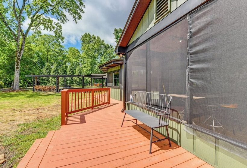 Peaceful Concord Cabin Near Parks & Hiking!