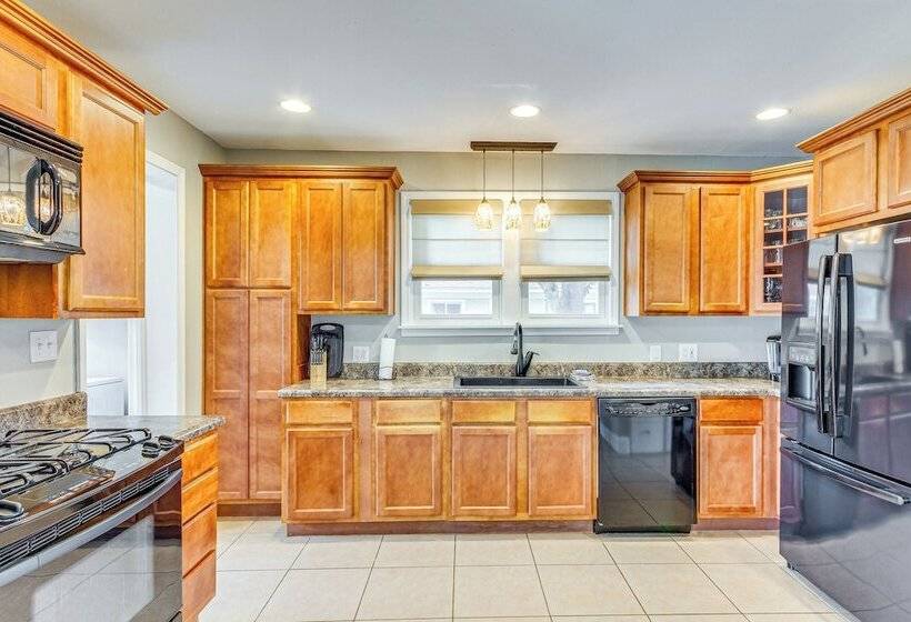 Pensacola Family Home W/ Fenced Yard: Pets Welcome