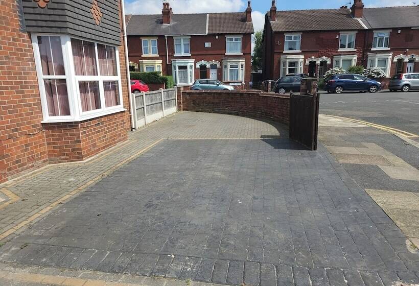 پانسیون 41 Buckingham Road