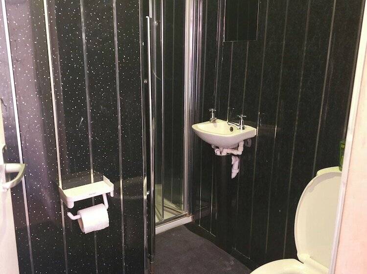 پانسیون 41 Buckingham Road